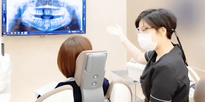 診察中の歯医者